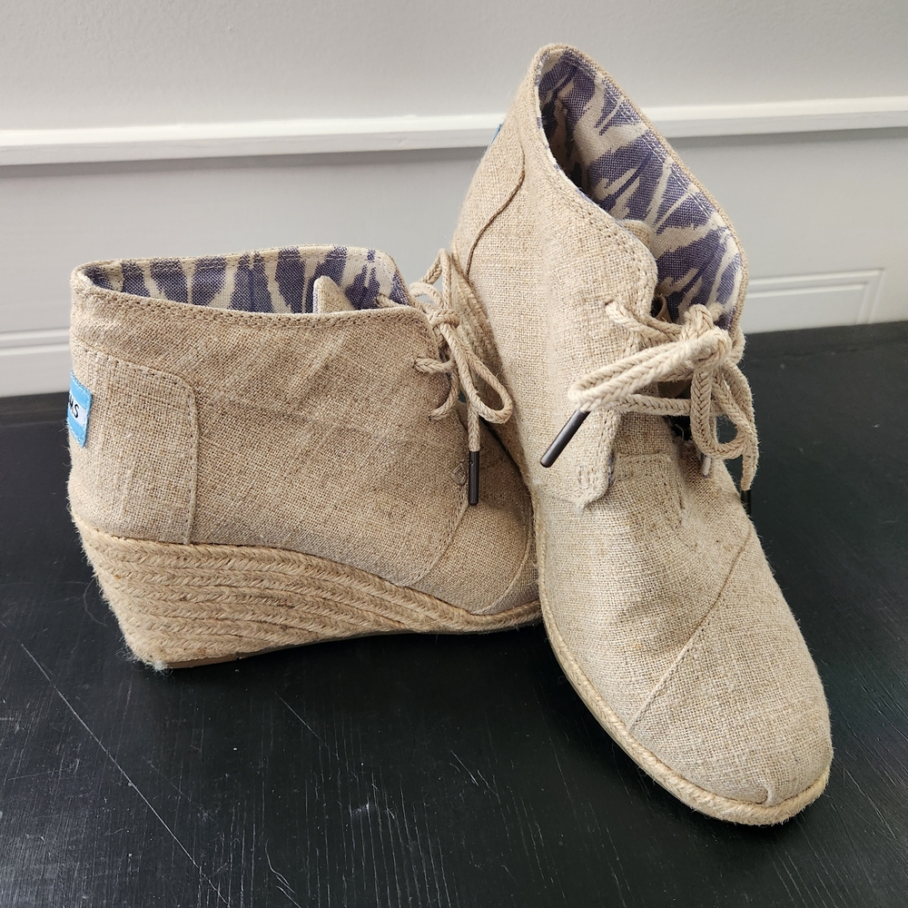 TOMS Women's Tan Wedge Shoes